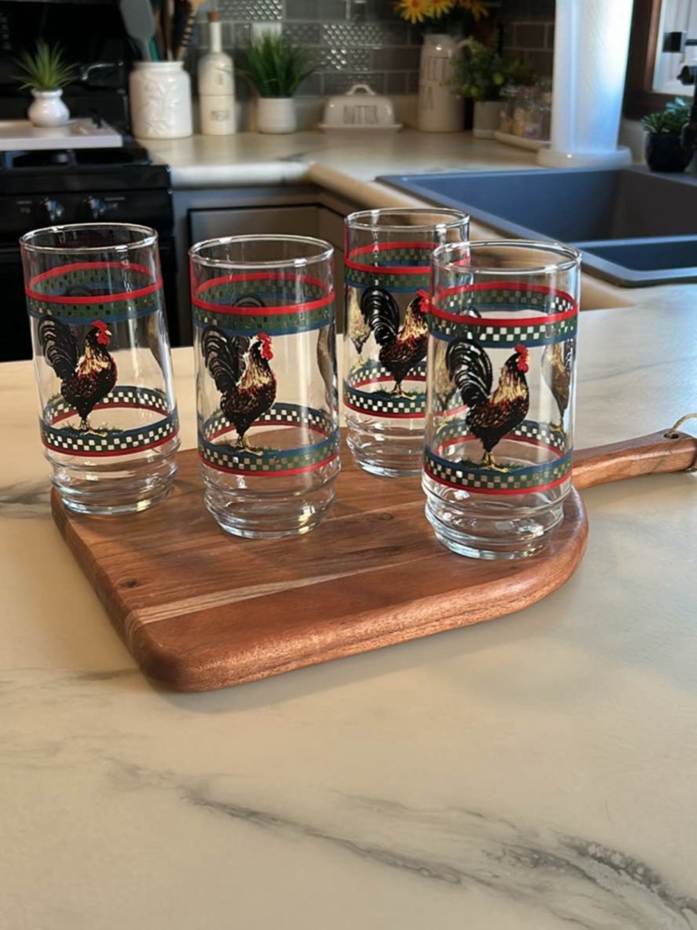 International Tableworks “Ella’s Rooster”  15oz Glass Tumblers (4)